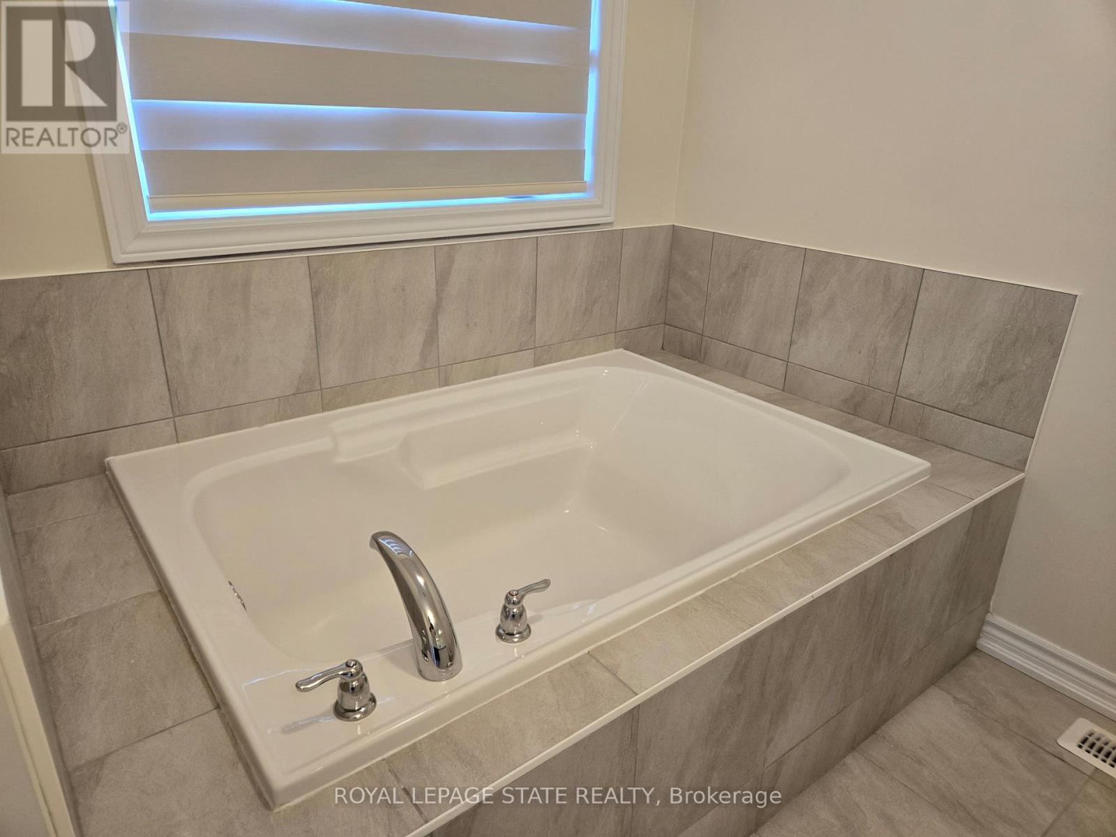 395 BARKER PARKWAY - 23