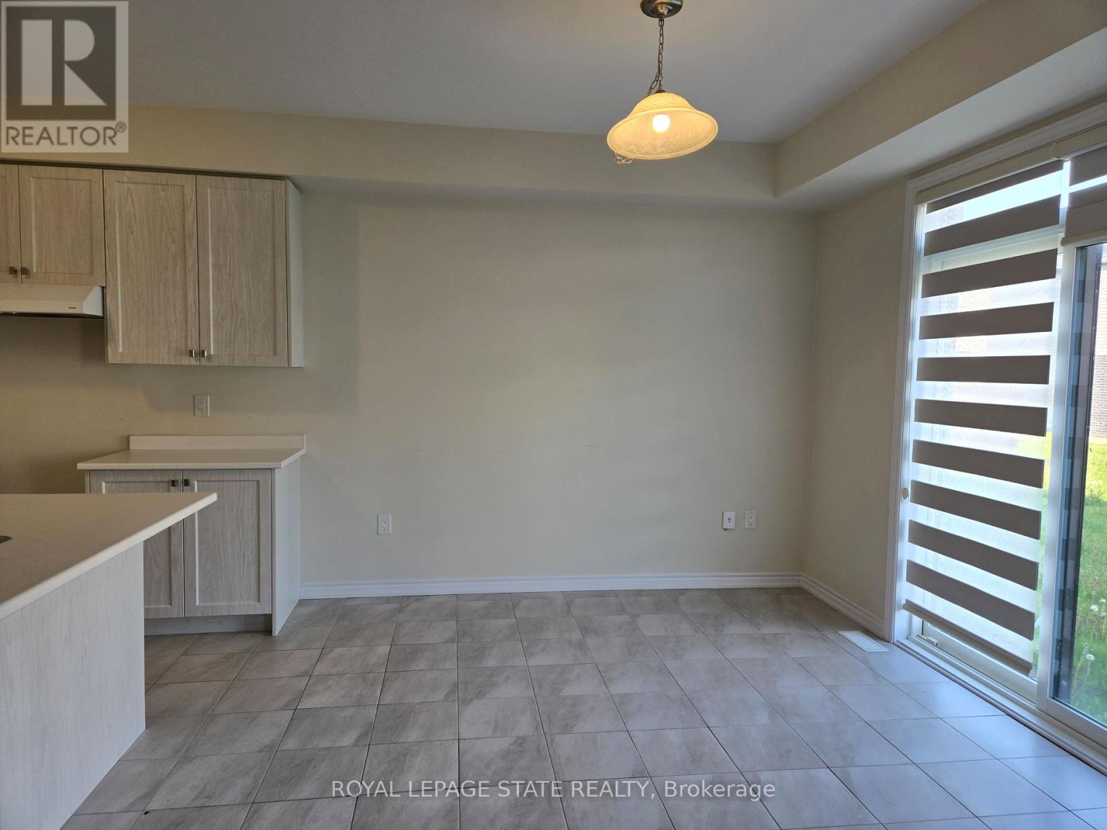 395 BARKER PARKWAY - 8
