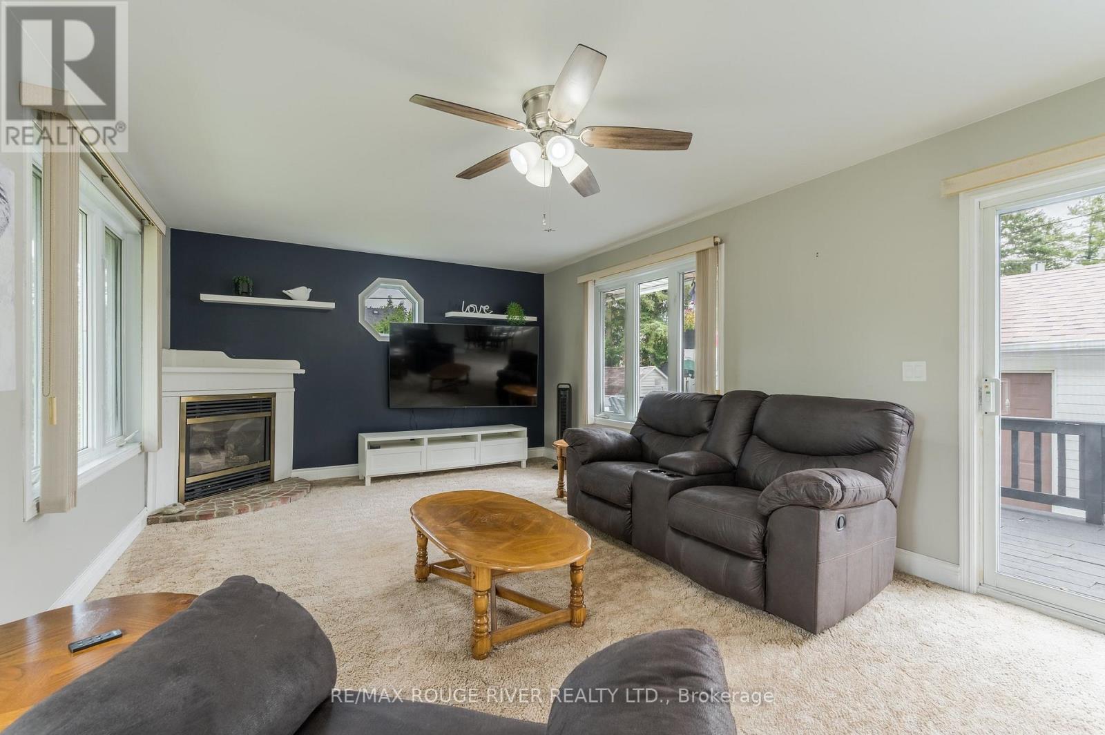 36 KAWARTHA DRIVE - 24