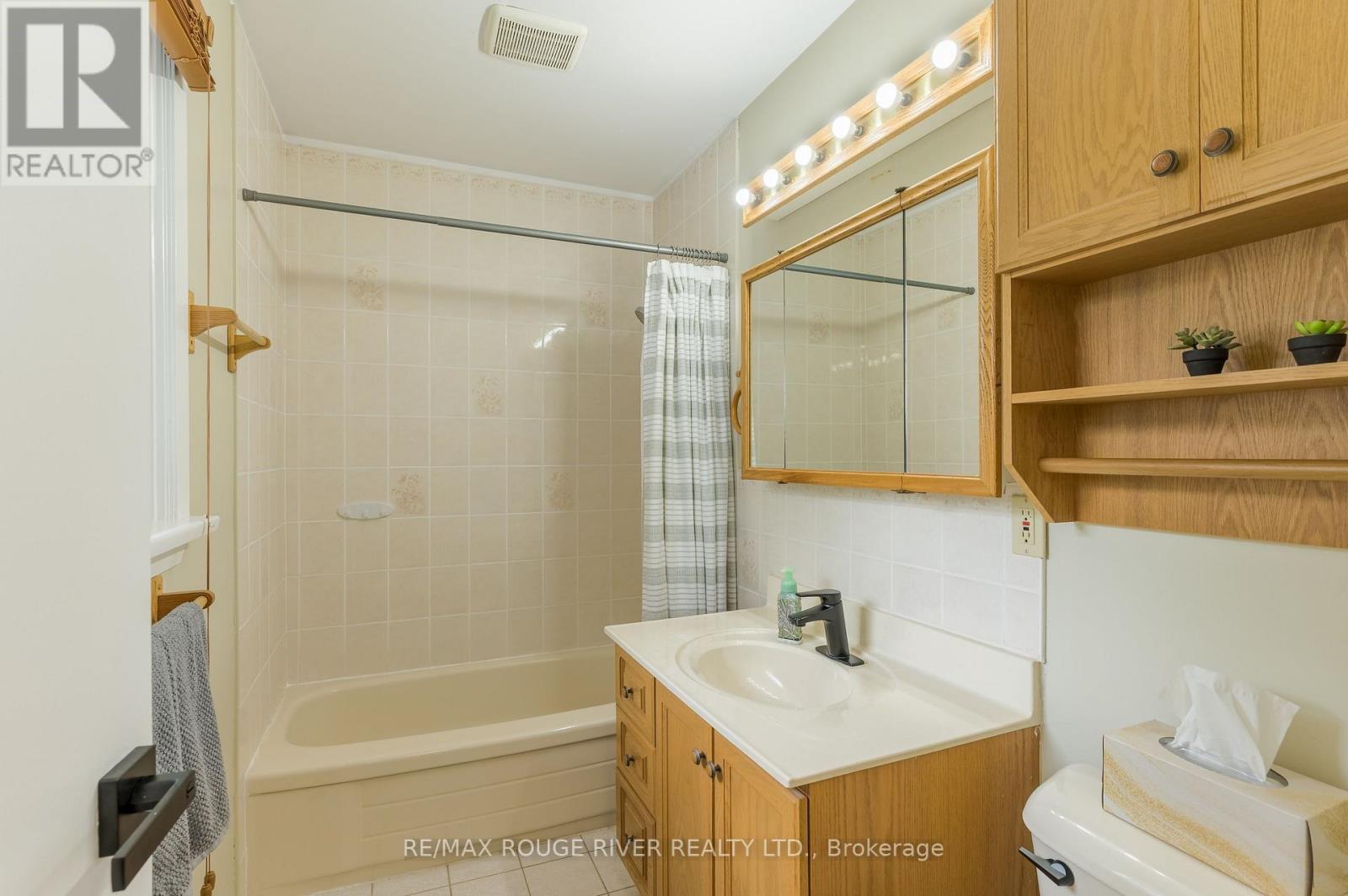 36 KAWARTHA DRIVE - 33