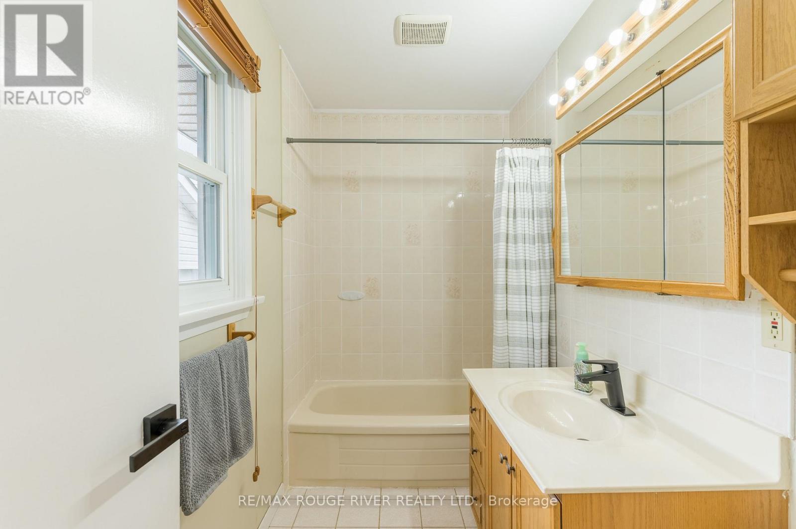 36 KAWARTHA DRIVE - 34