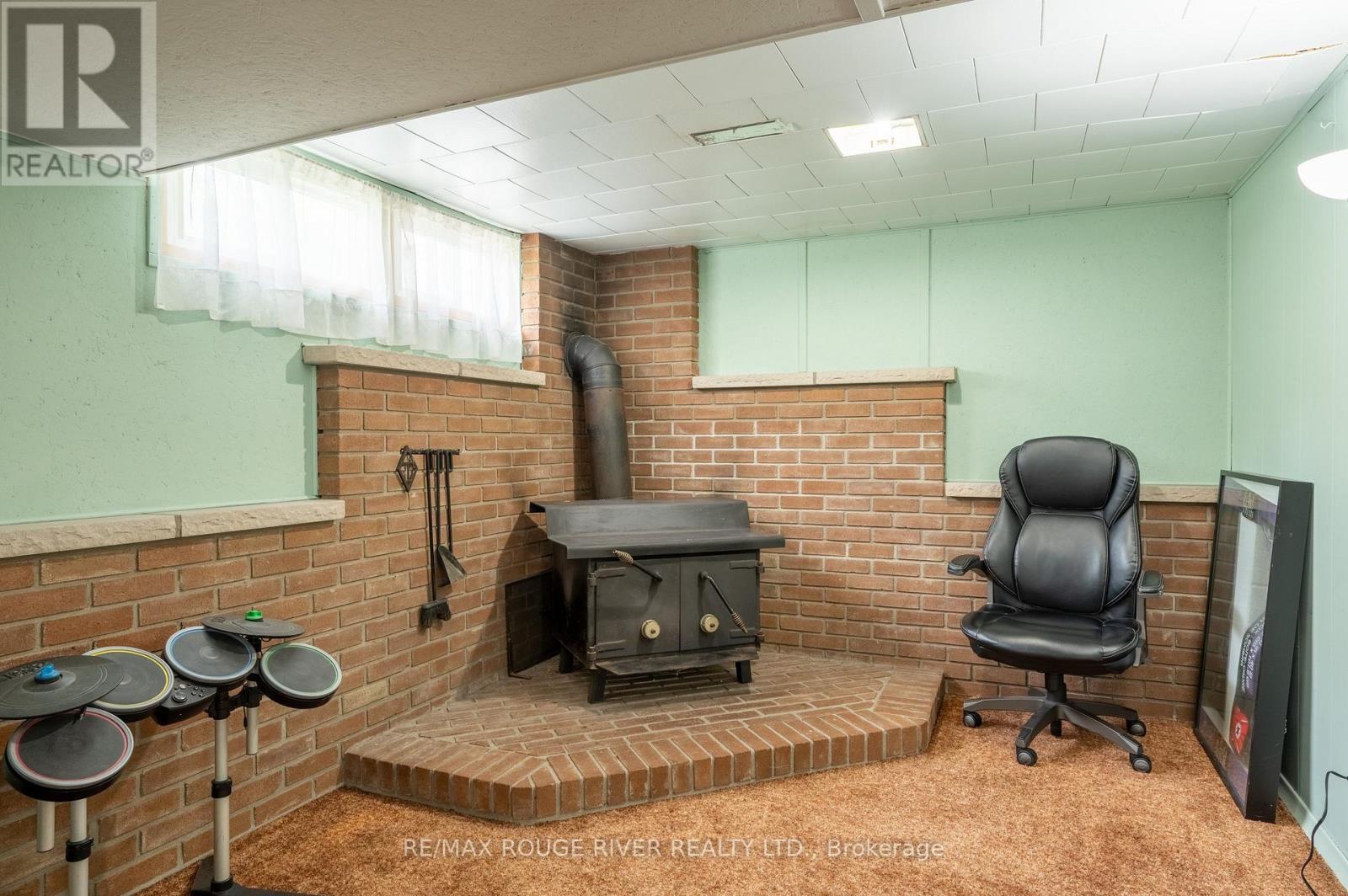 36 KAWARTHA DRIVE - 43