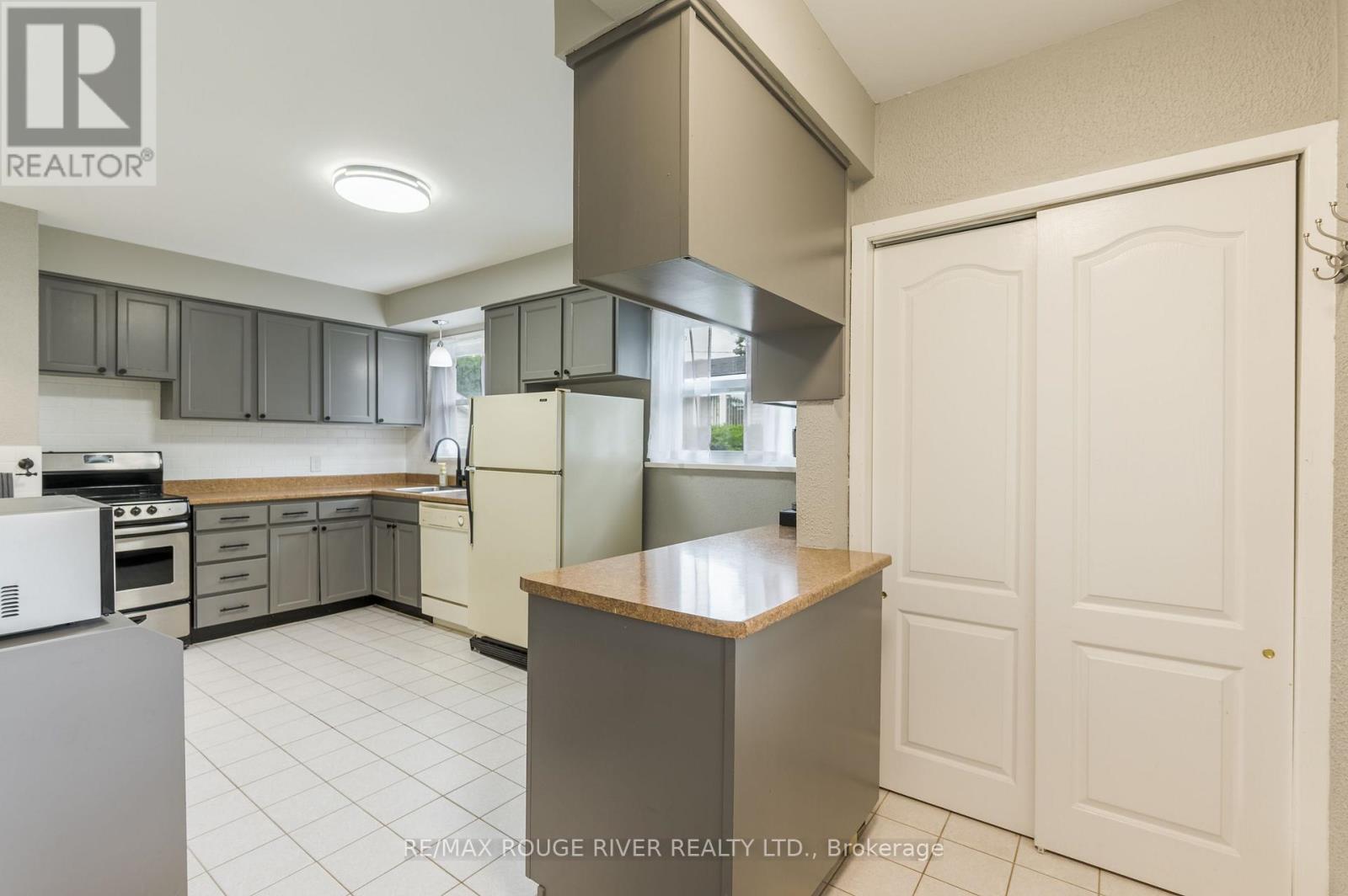36 KAWARTHA DRIVE - 6