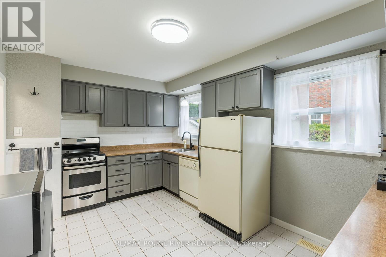36 KAWARTHA DRIVE - 7