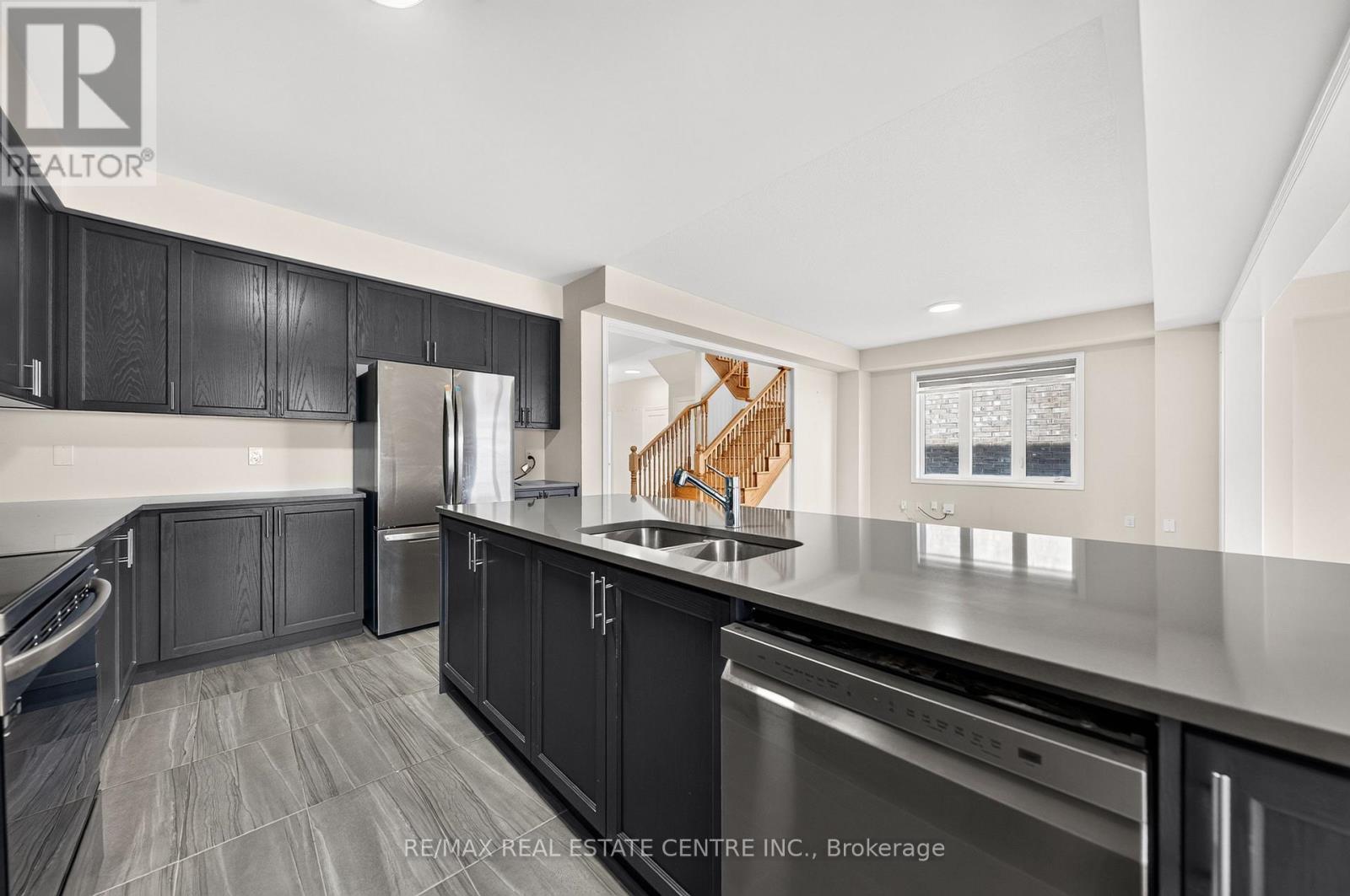 14 HEMING STREET - Image 16