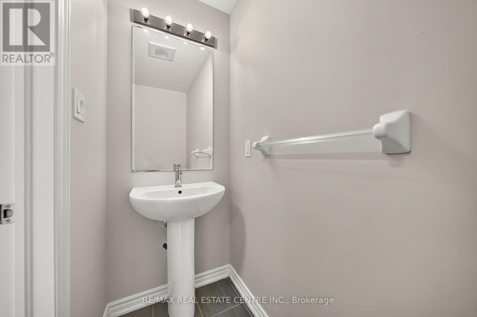 14 HEMING STREET - Image 17