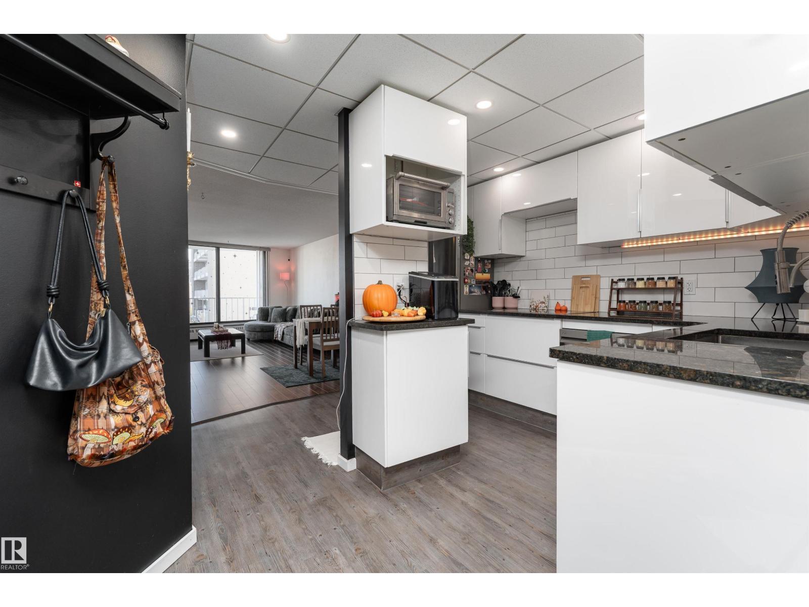 #508 10045 117 ST NW - 3