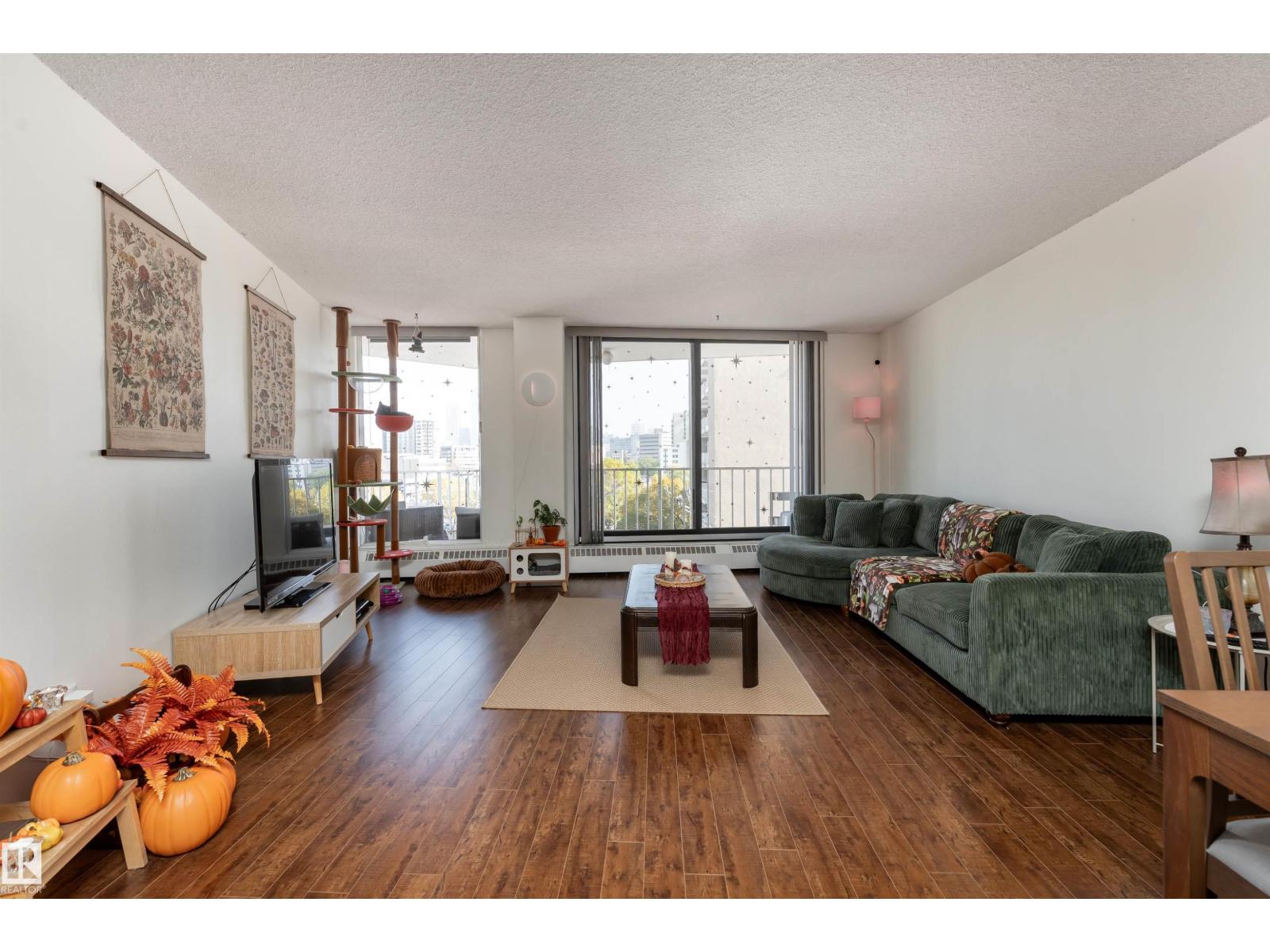 #508 10045 117 ST NW - 8