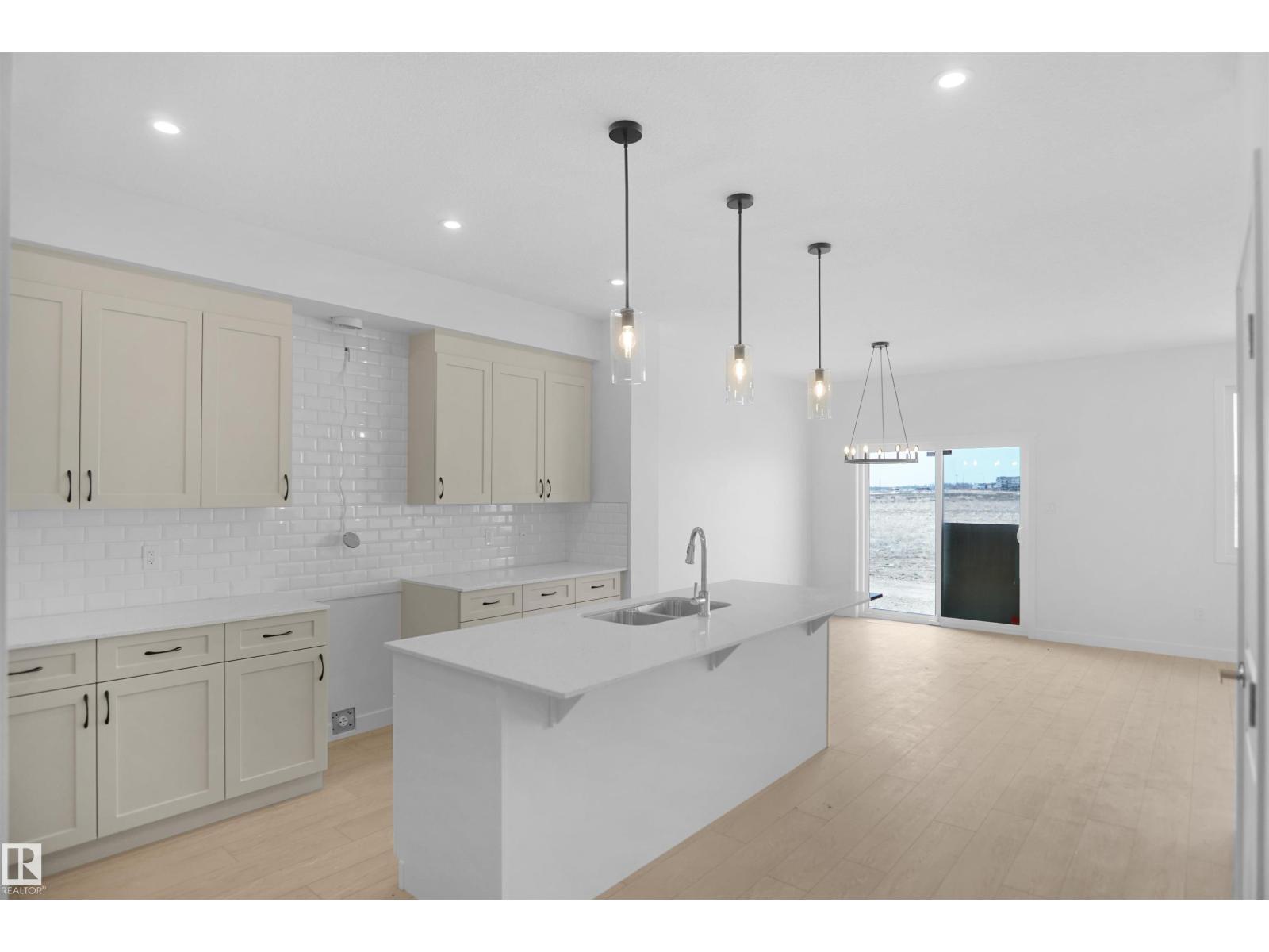 2204 194 ST NW - 9