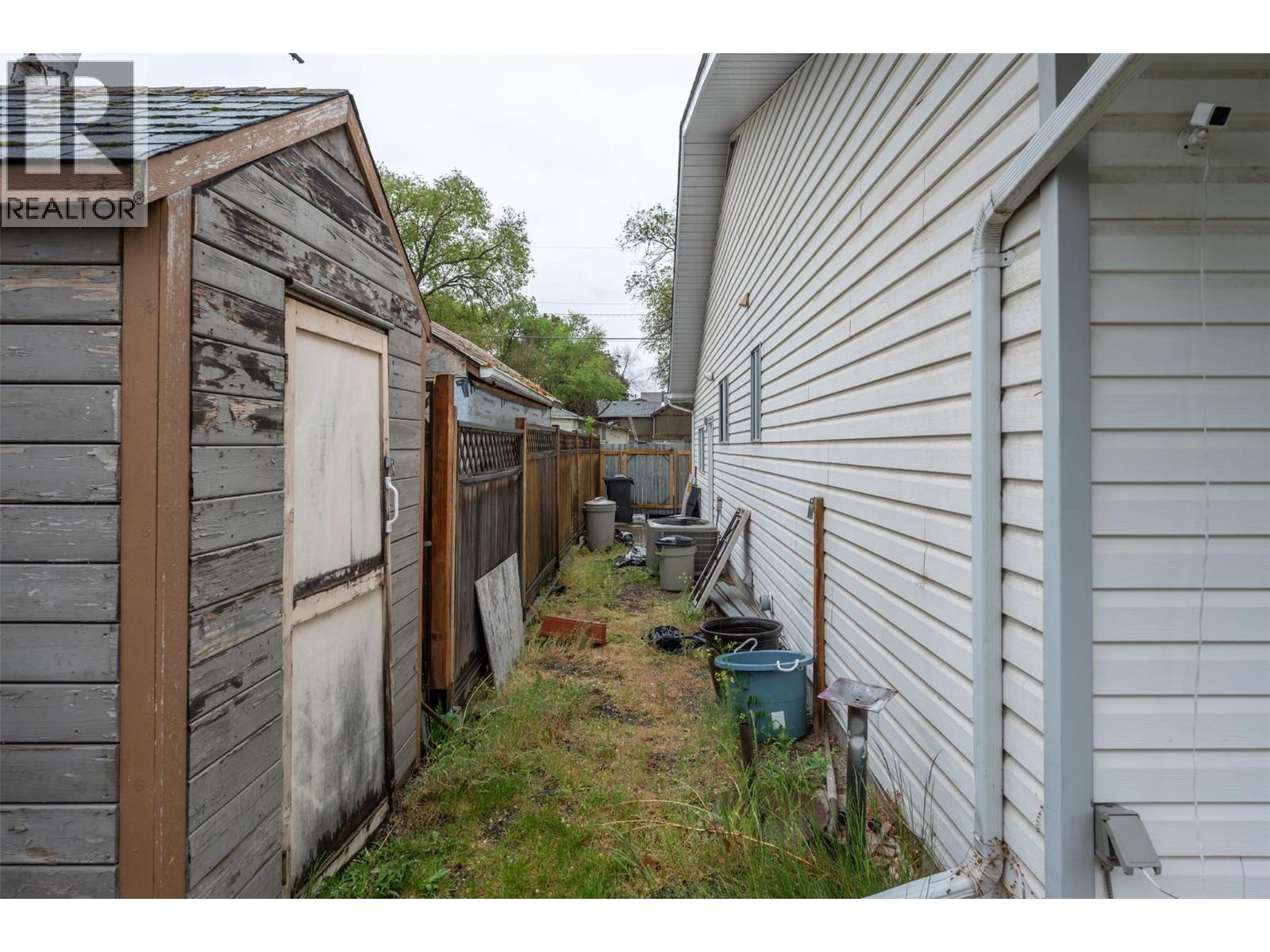 9702 Sargeant Street - 38