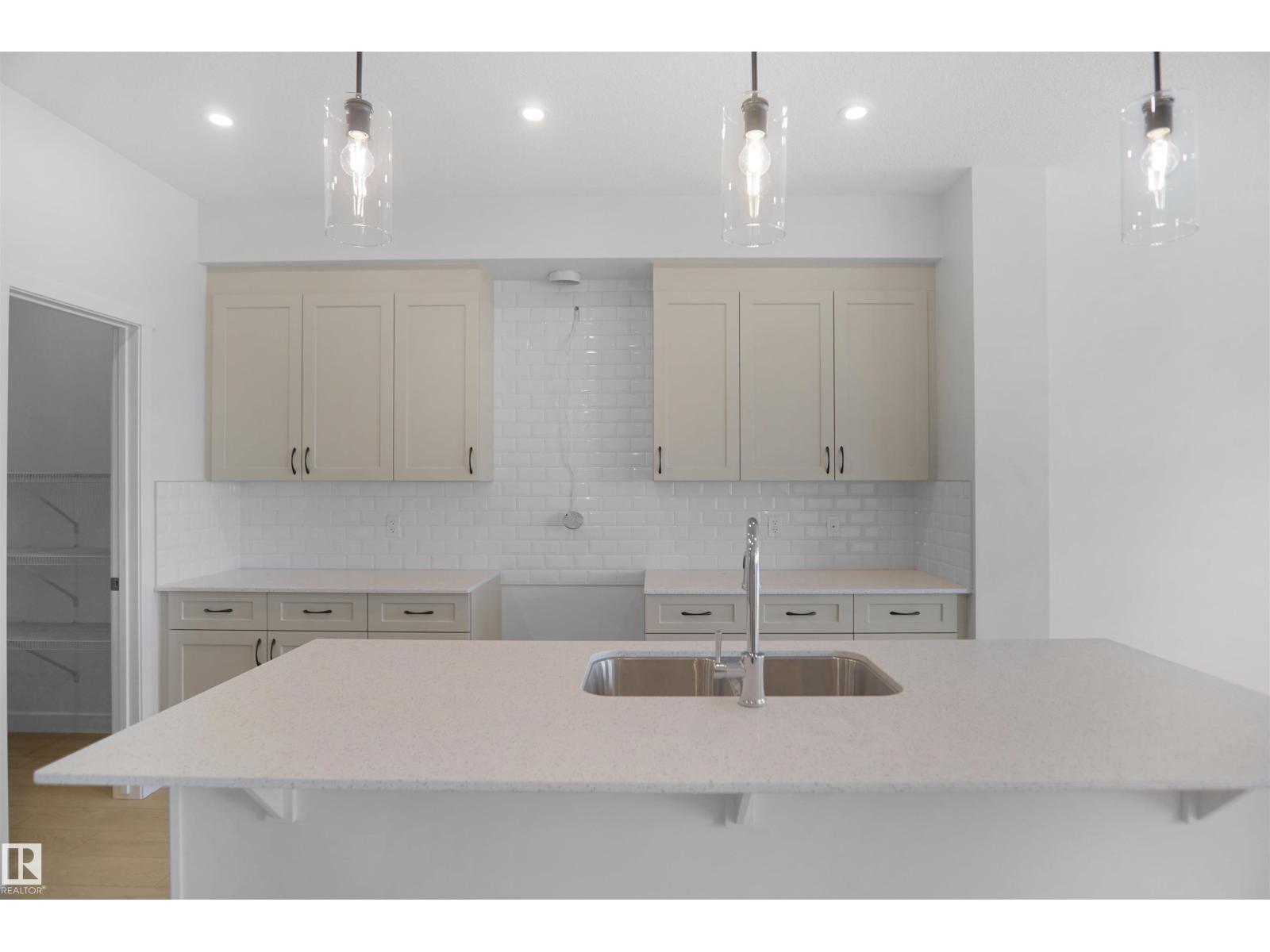 2204 194 ST NW - 10