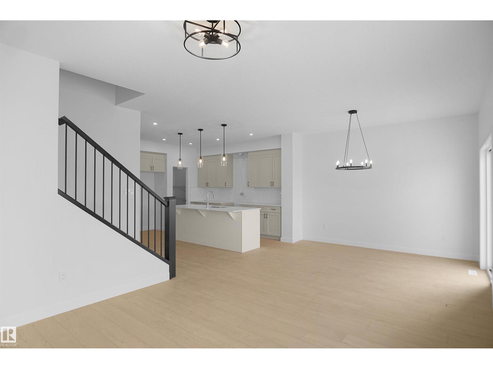 2204 194 ST NW - 4