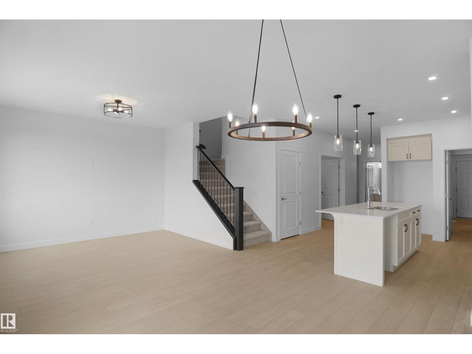 2204 194 ST NW - 5