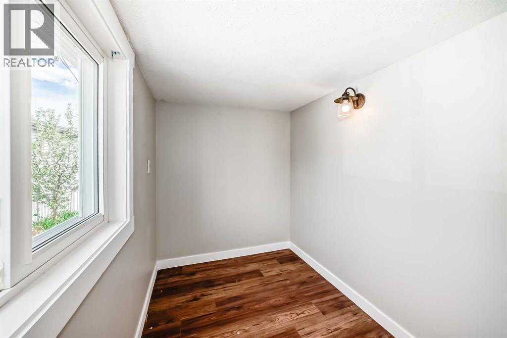 6081, 35468 Range Road 30 - 22