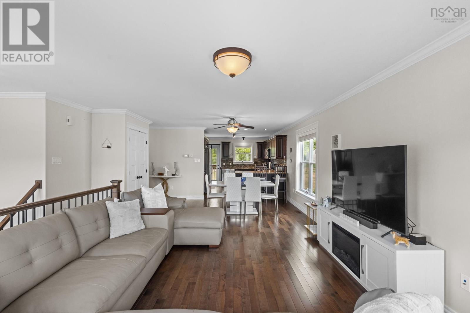 Property 4 of 33 of 77 Hanwell Drive