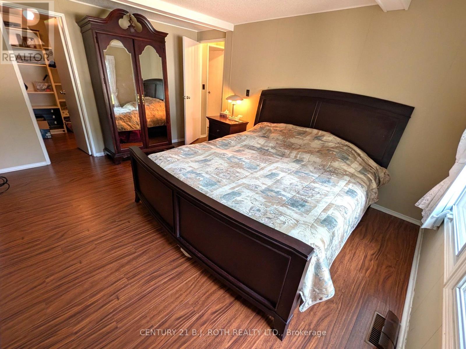 66 LINDEN LANE - Image 21