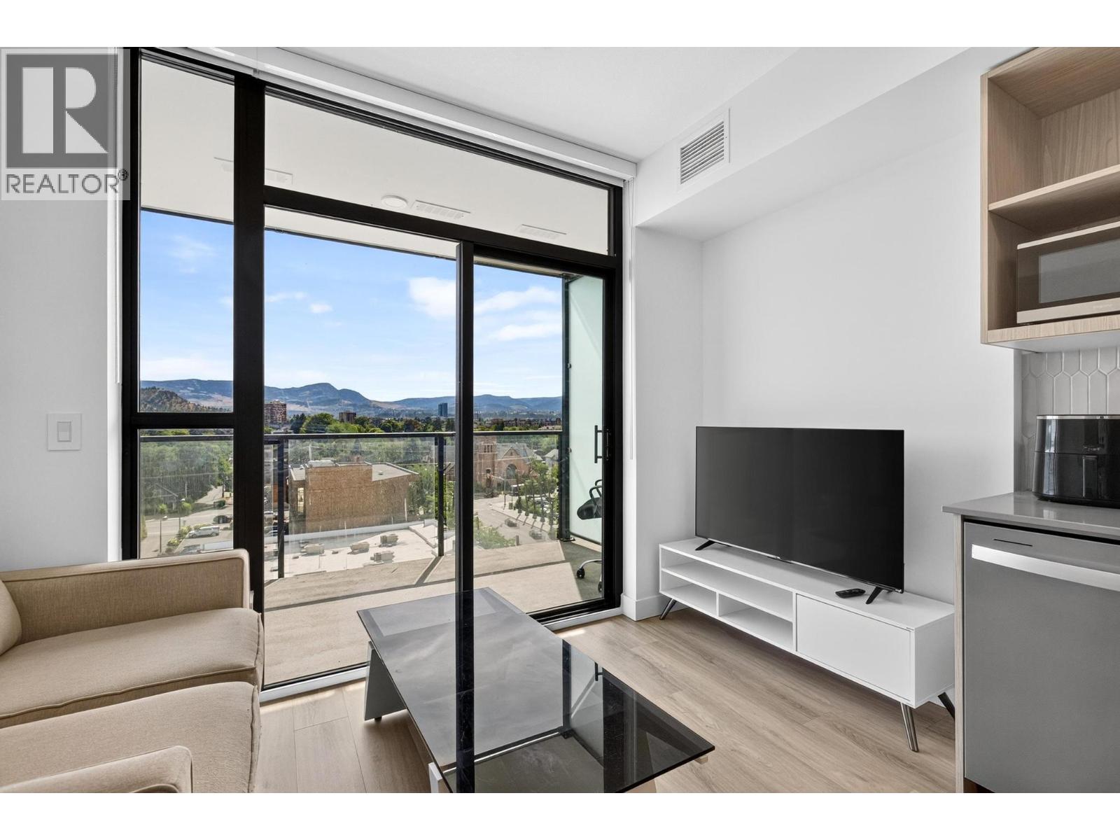 #807 1488 Bertram Street - 6