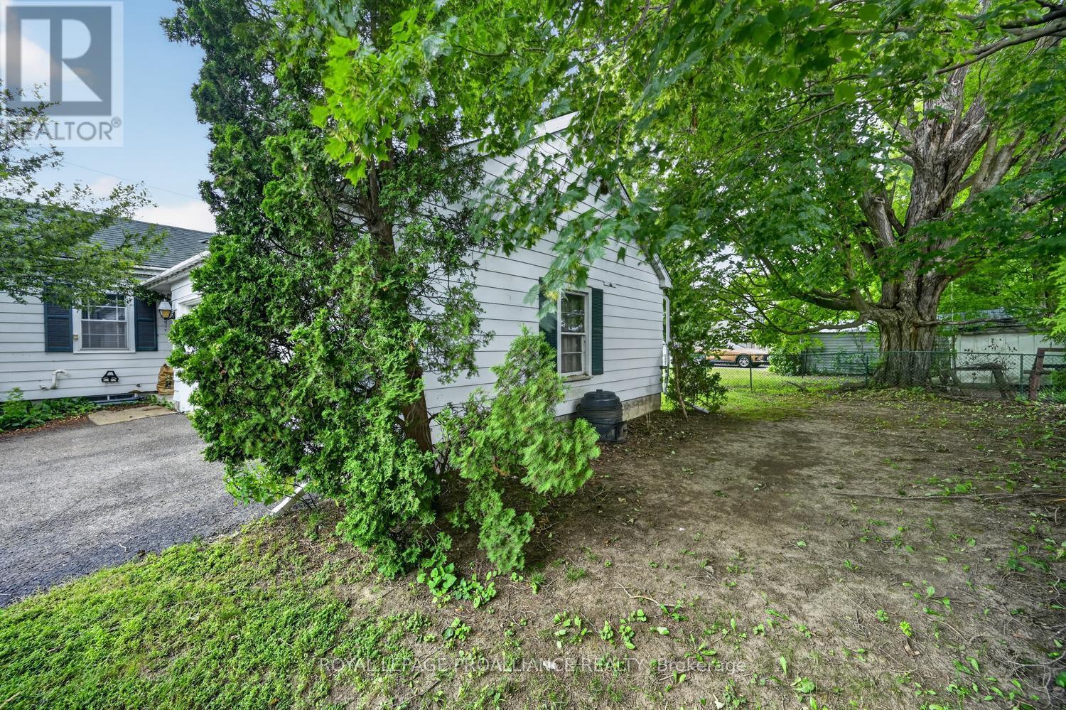 390 JAMES STREET W - 3