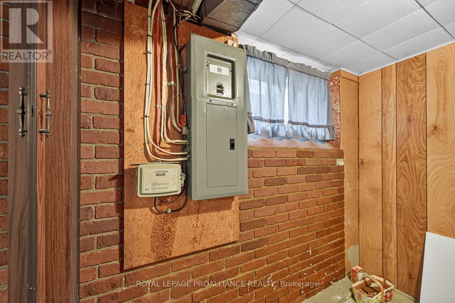 390 JAMES STREET W - 29