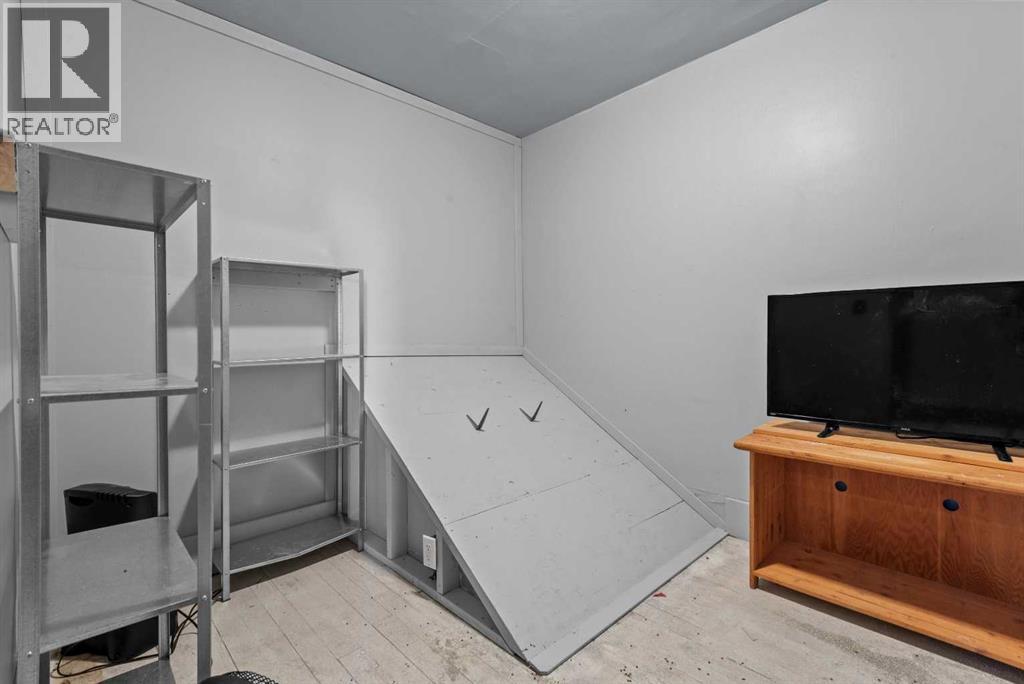 221 Main Street - Photo 17