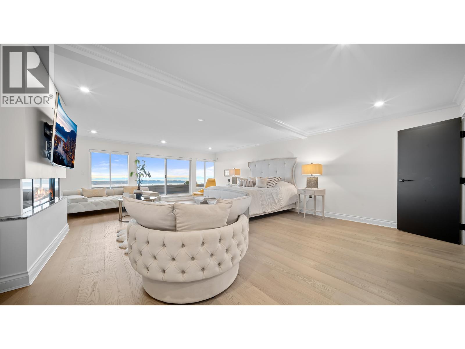 1439 CHIPPENDALE ROAD, West Vancouver