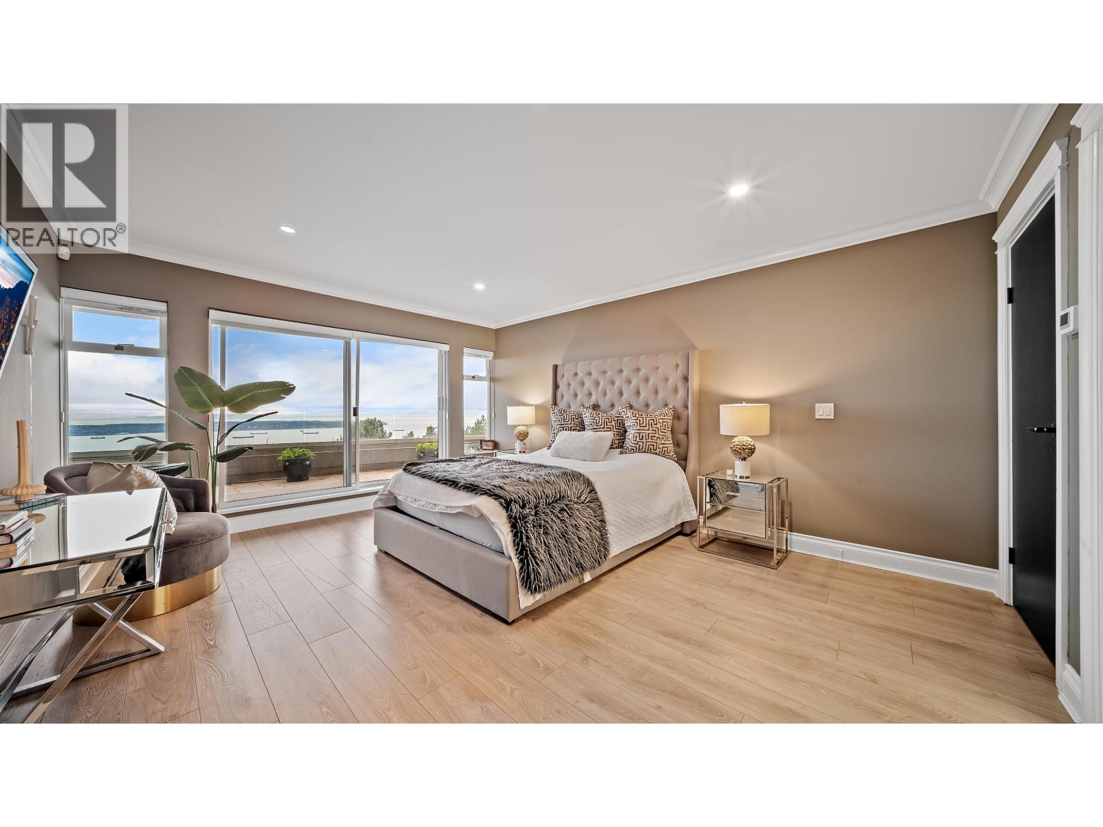 1439 CHIPPENDALE ROAD, West Vancouver