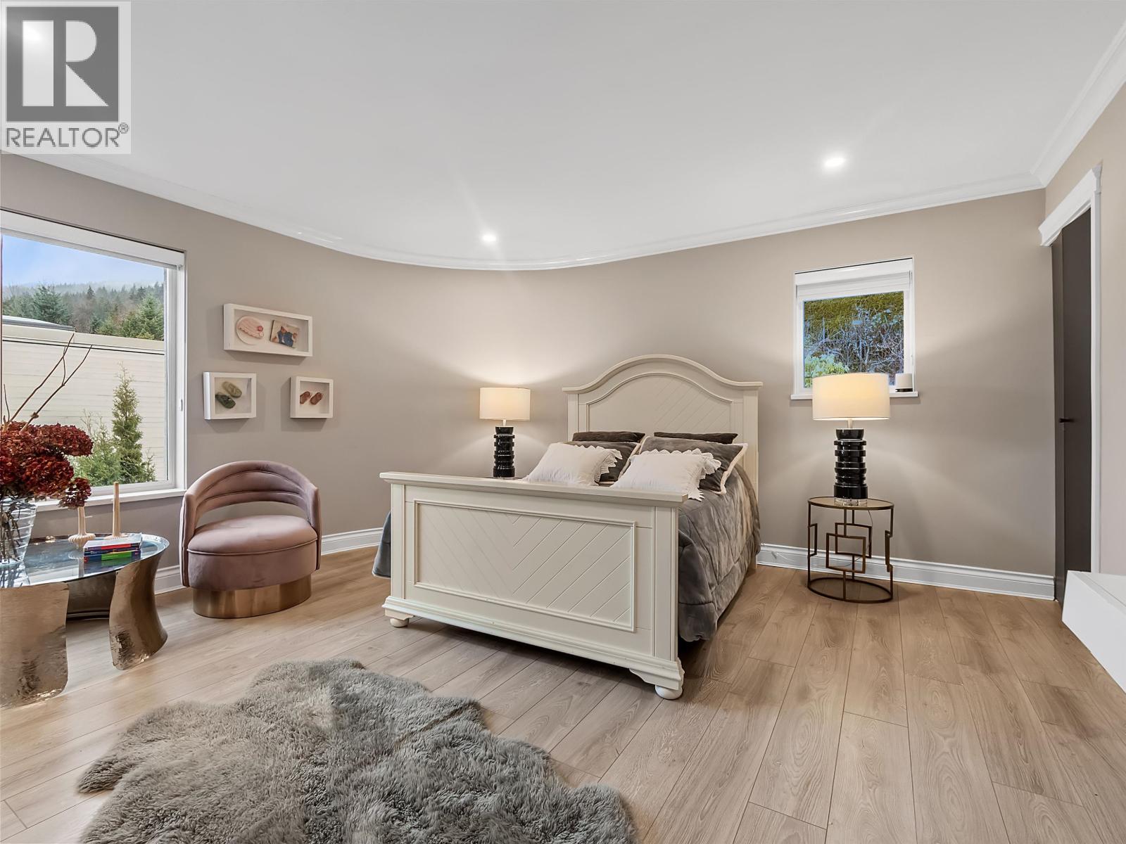 1439 CHIPPENDALE ROAD, West Vancouver