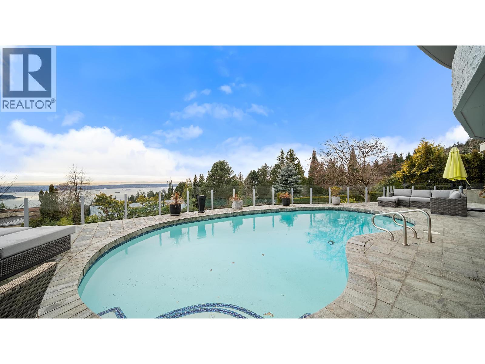 1439 CHIPPENDALE ROAD, West Vancouver