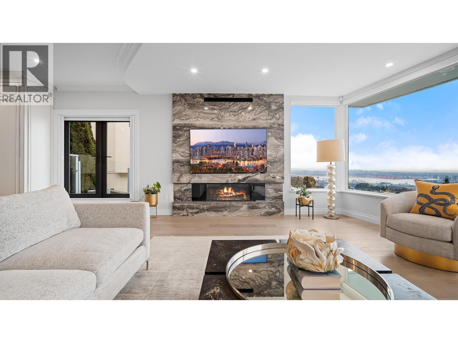 1439 CHIPPENDALE ROAD, West Vancouver