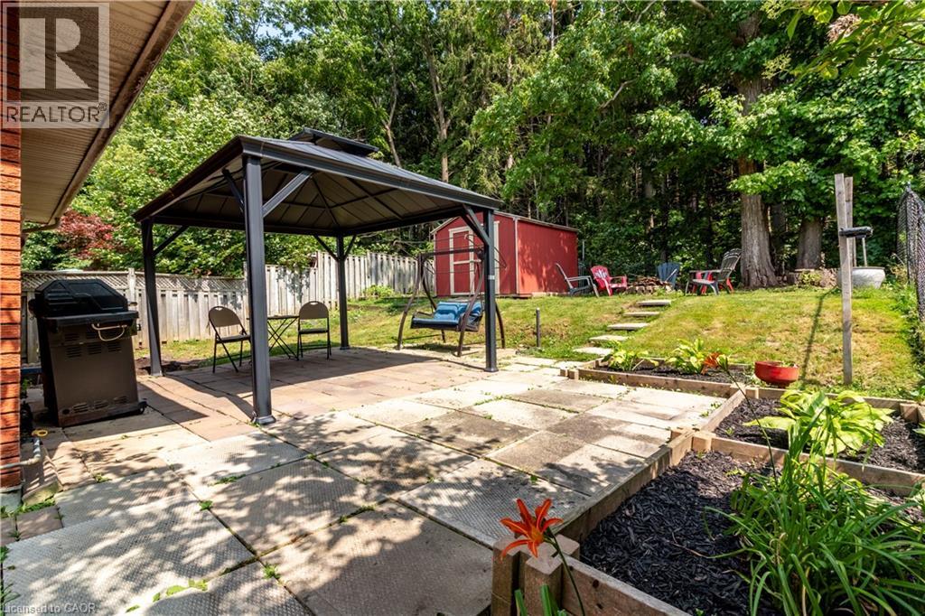 140 ARROWHEAD Crescent - 2