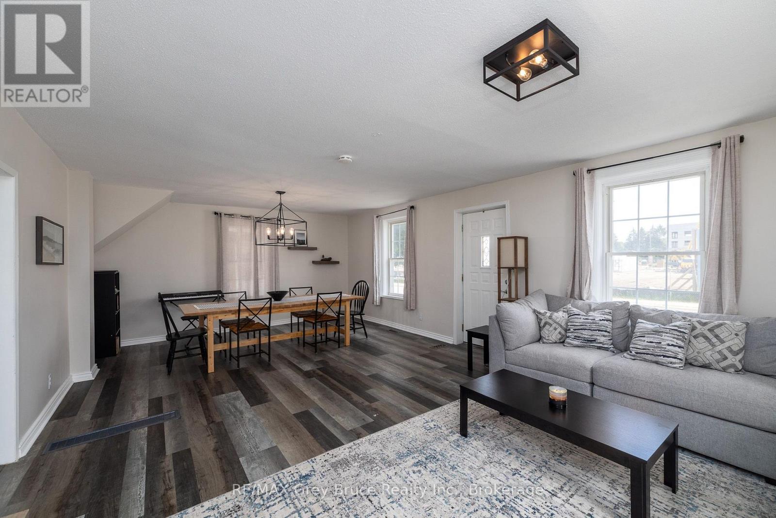 1110 2ND AVENUE W - 11