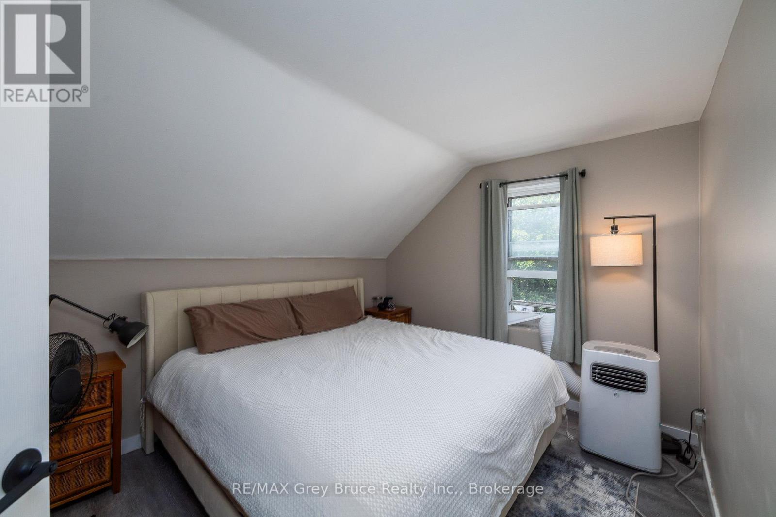 1110 2ND AVENUE W - 15