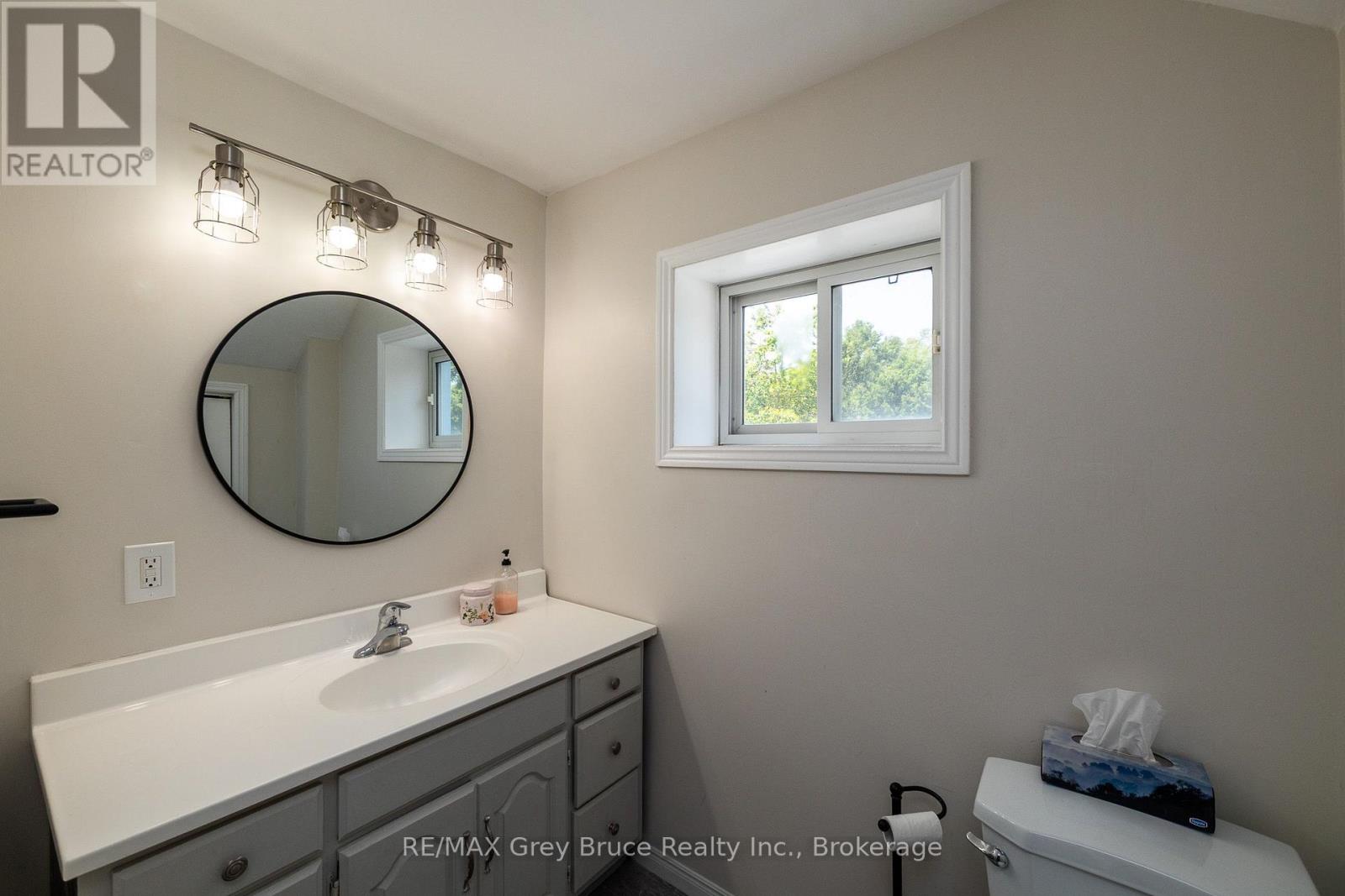 1110 2ND AVENUE W - 17