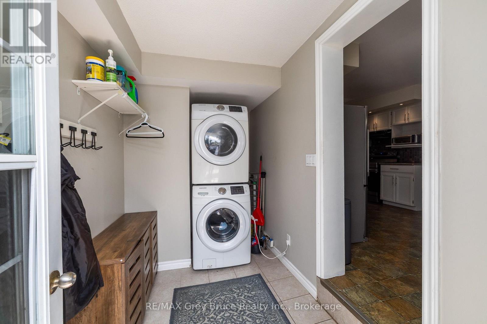 1110 2ND AVENUE W - 22