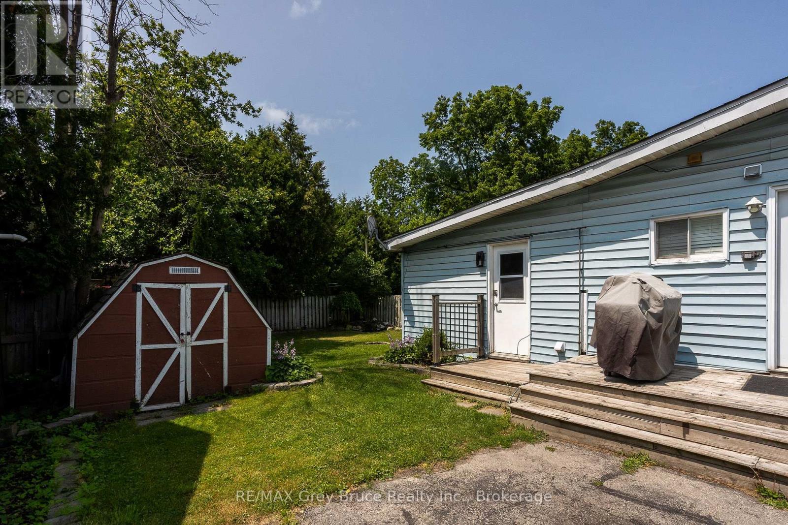 1110 2ND AVENUE W - 23