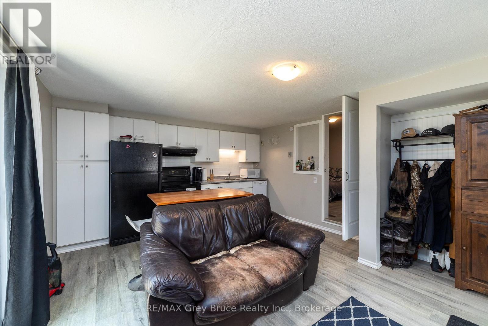 1110 2ND AVENUE W - 25