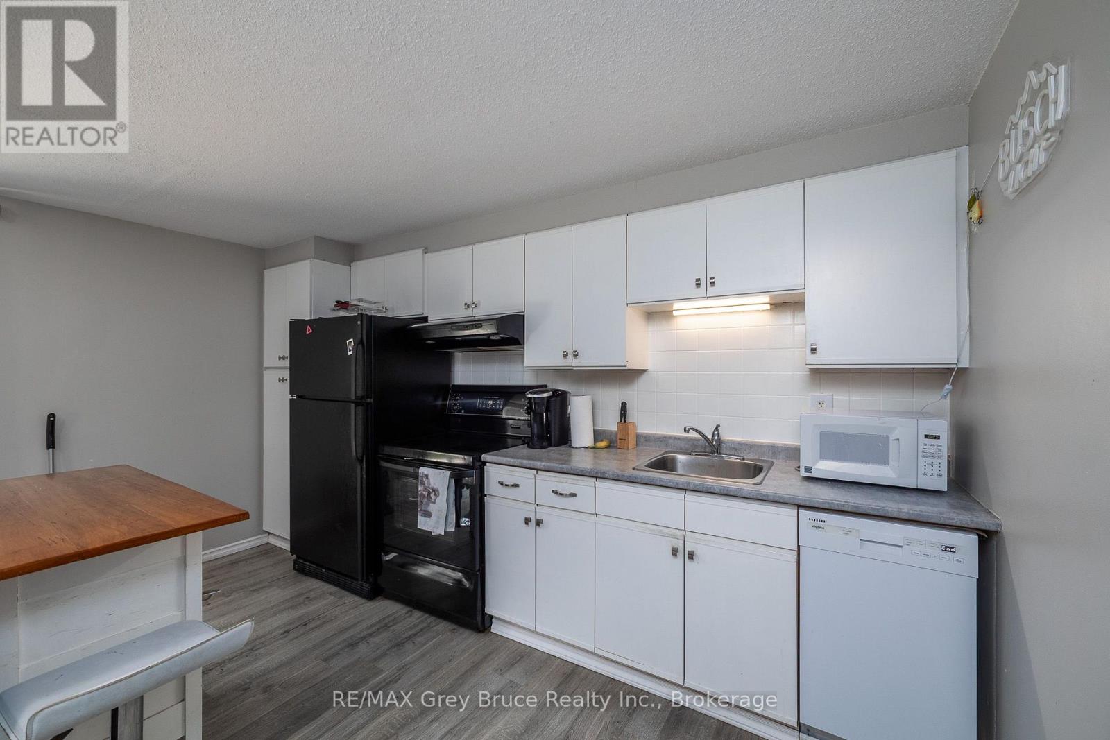 1110 2ND AVENUE W - 27
