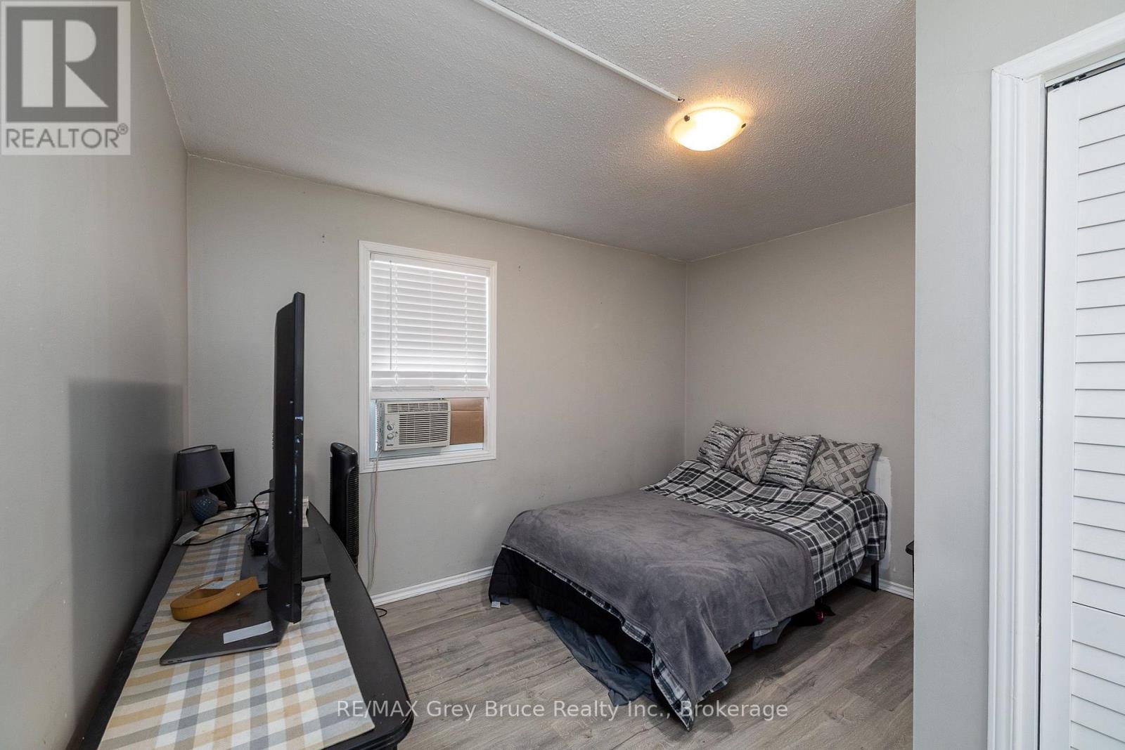 1110 2ND AVENUE W - 28