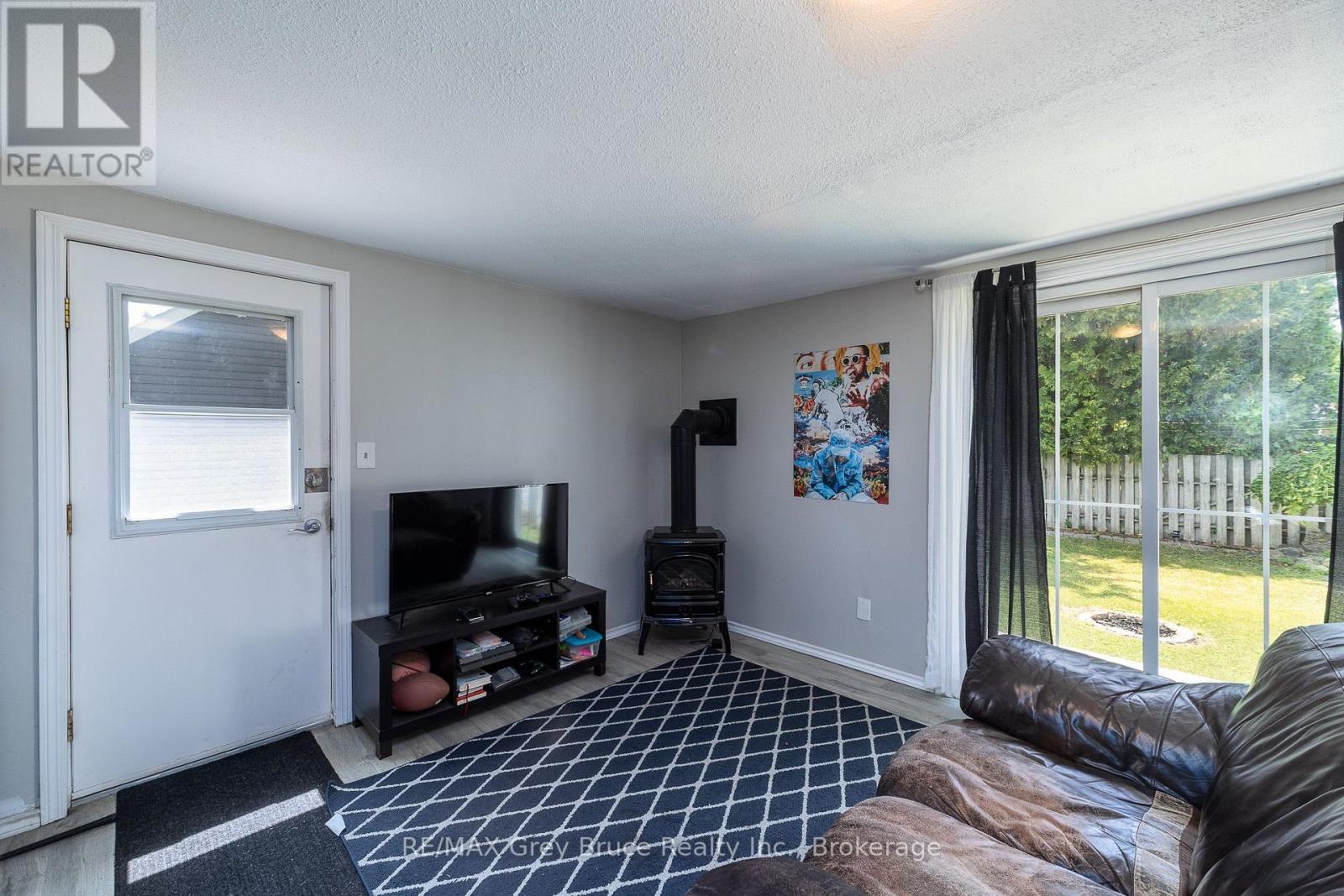 1110 2ND AVENUE W - 32