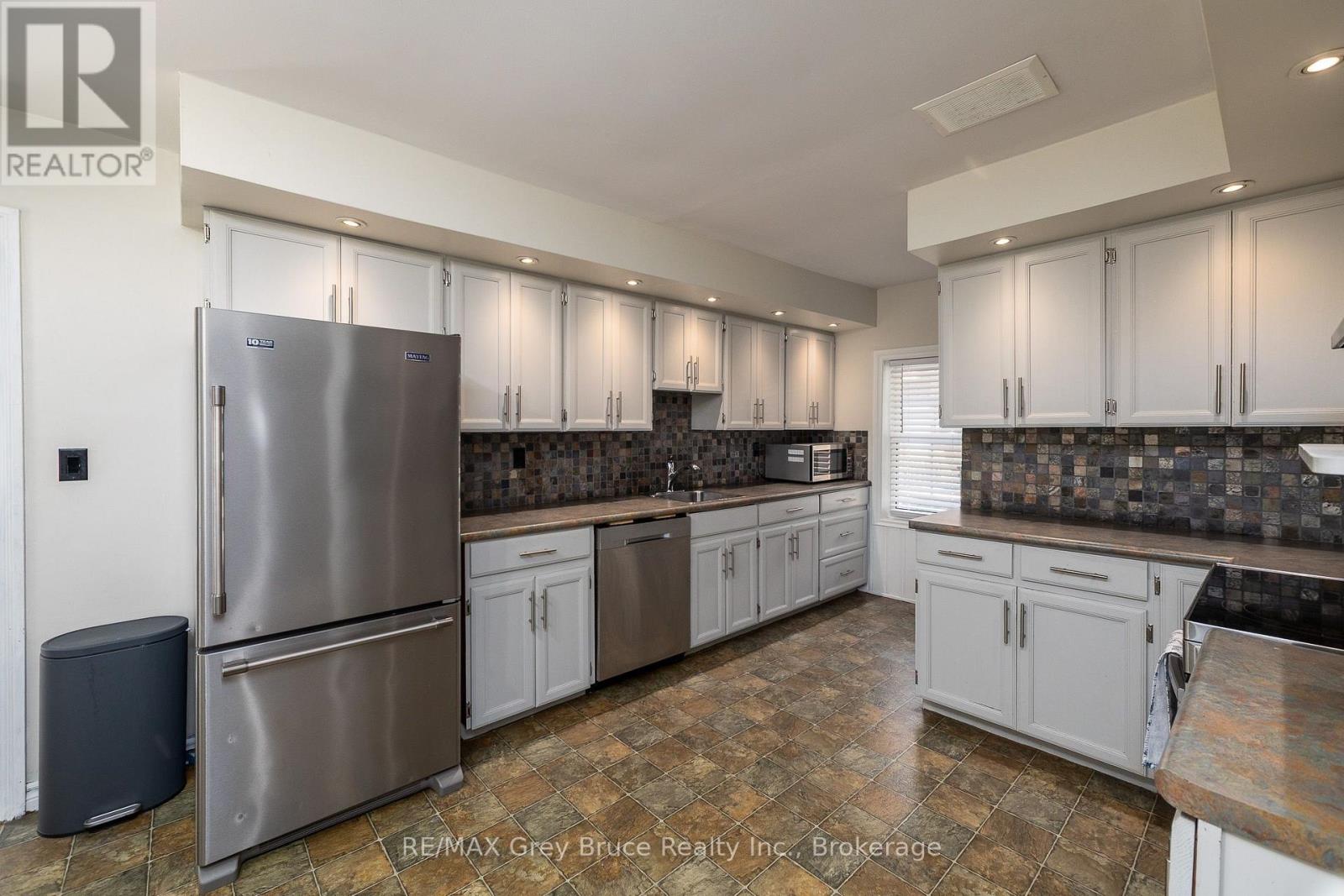 1110 2ND AVENUE W - 4