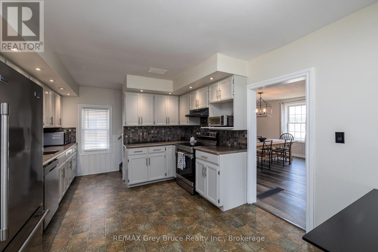 1110 2ND AVENUE W - 6