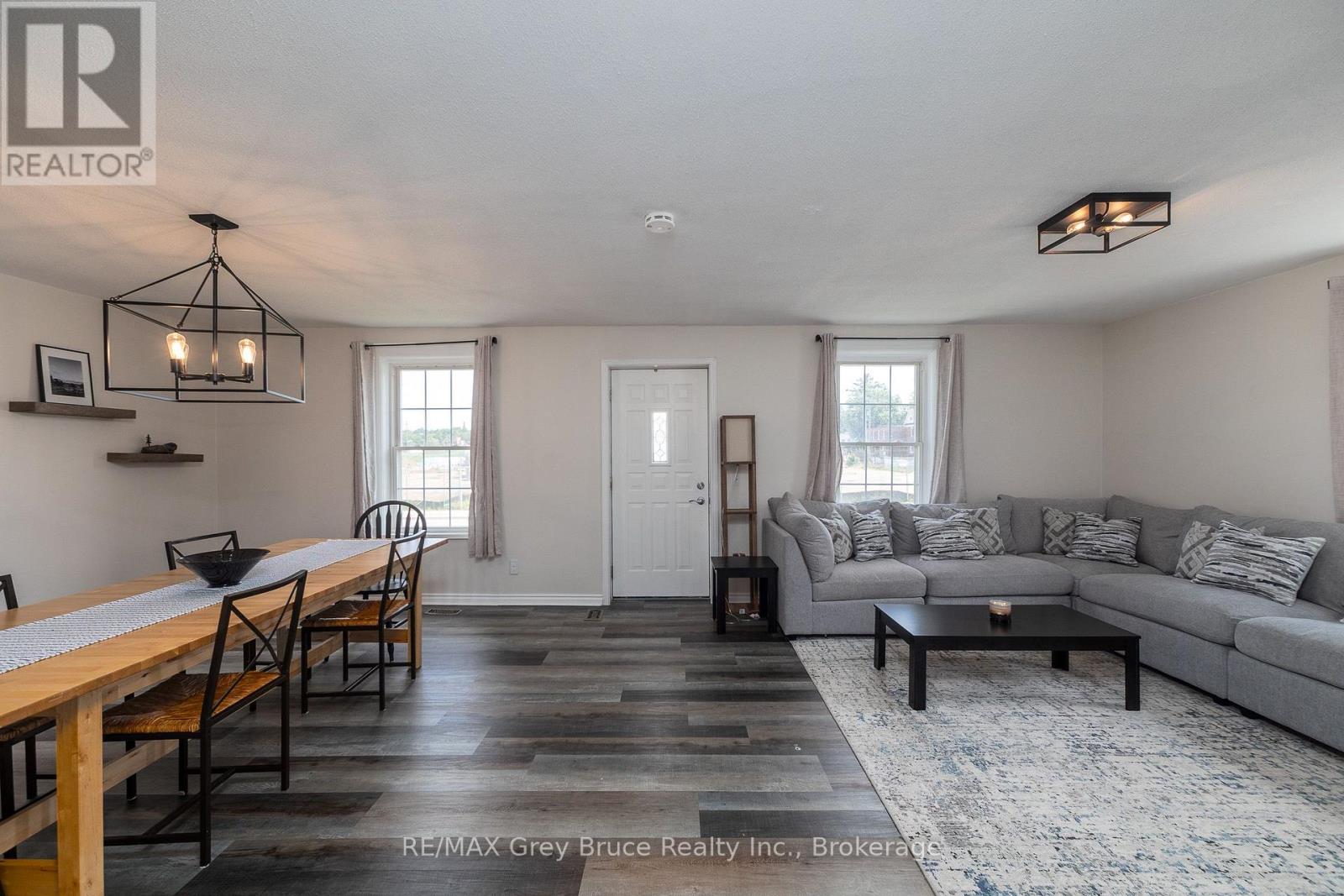 1110 2ND AVENUE W - 7