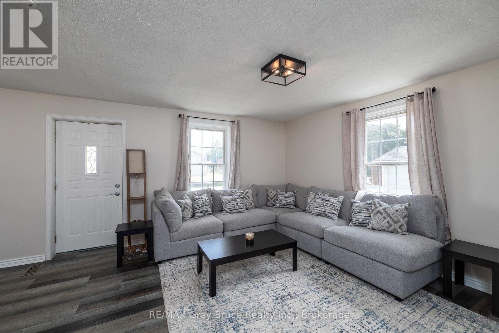 1110 2ND AVENUE W - 8