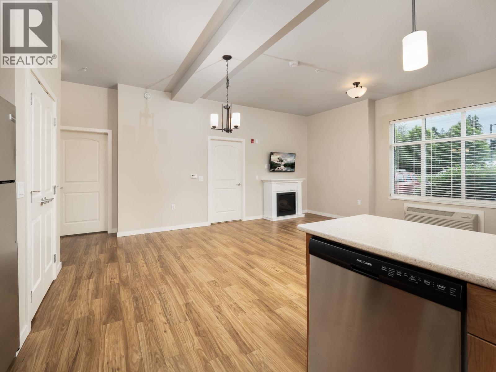 #105 1444 20TH AVENUE - 4