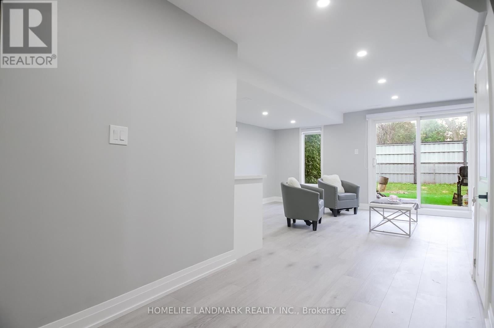 4-50 SILVERBELL GROVE - 32