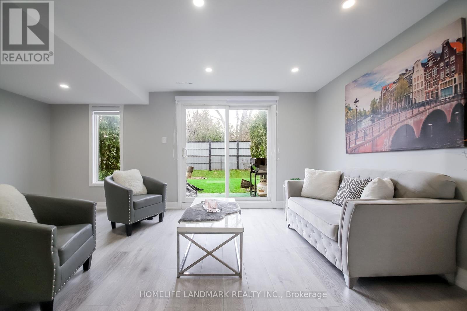 4-50 SILVERBELL GROVE - 36