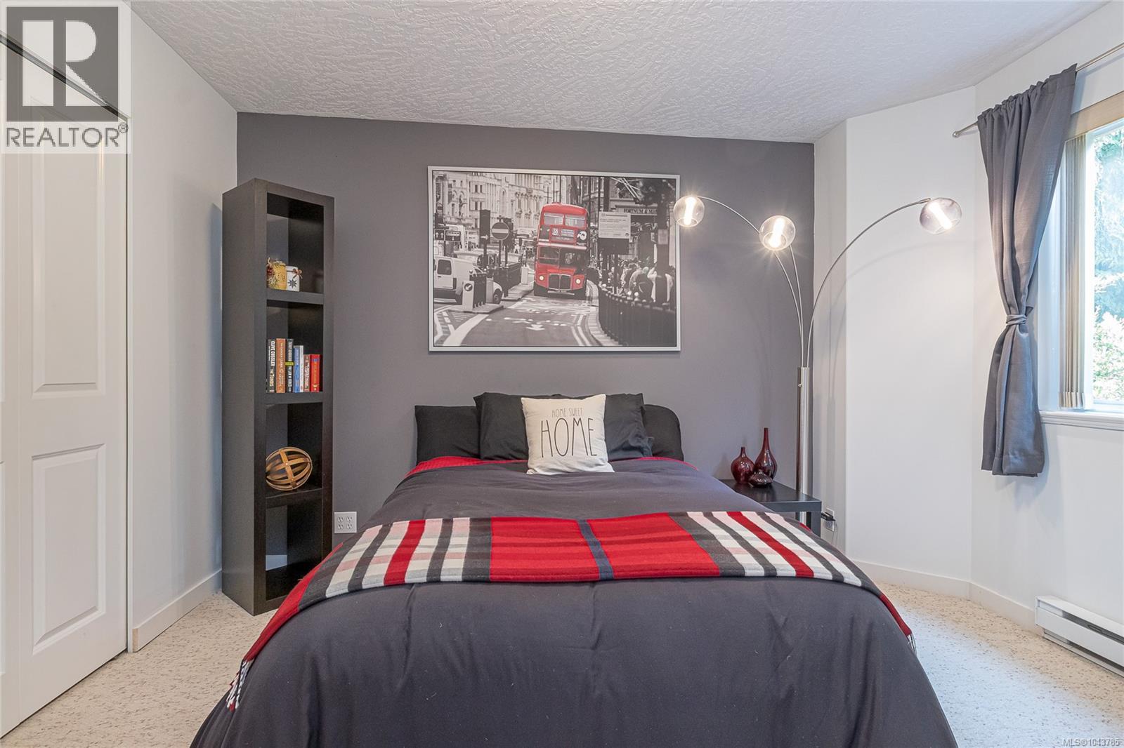 1567 Laura's Loop - 24