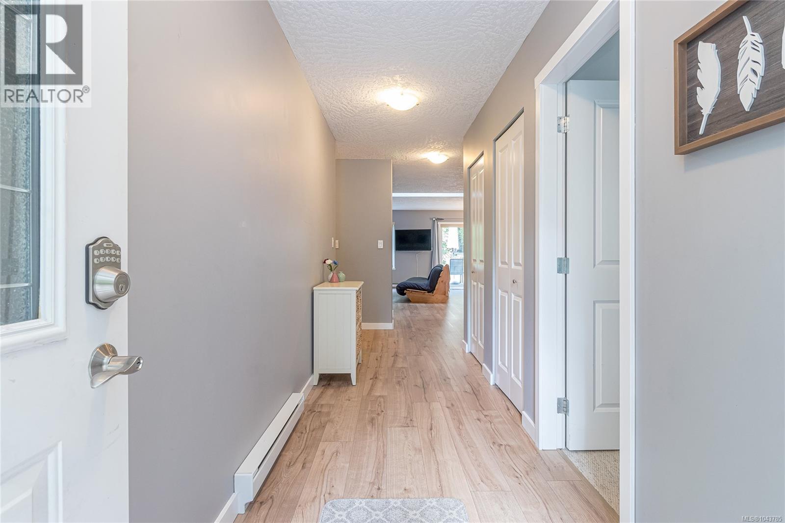 1567 Laura's Loop - Image 7