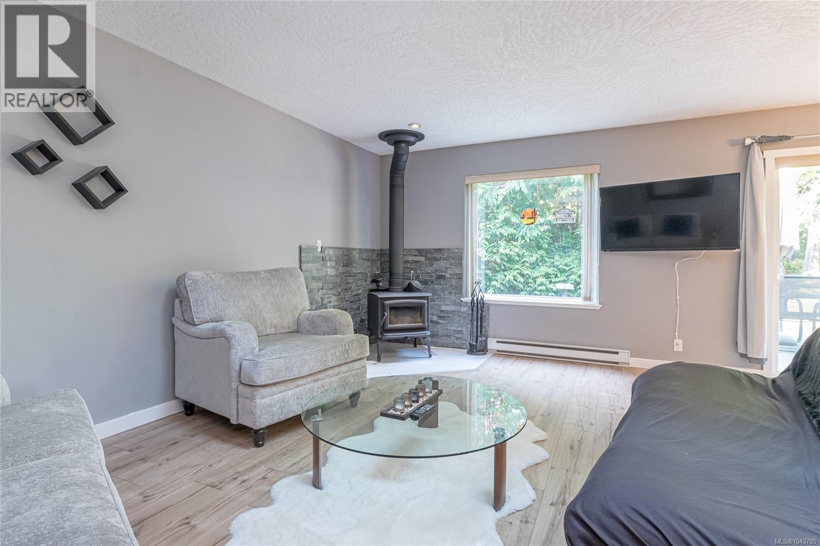 1567 Laura's Loop - Image 9
