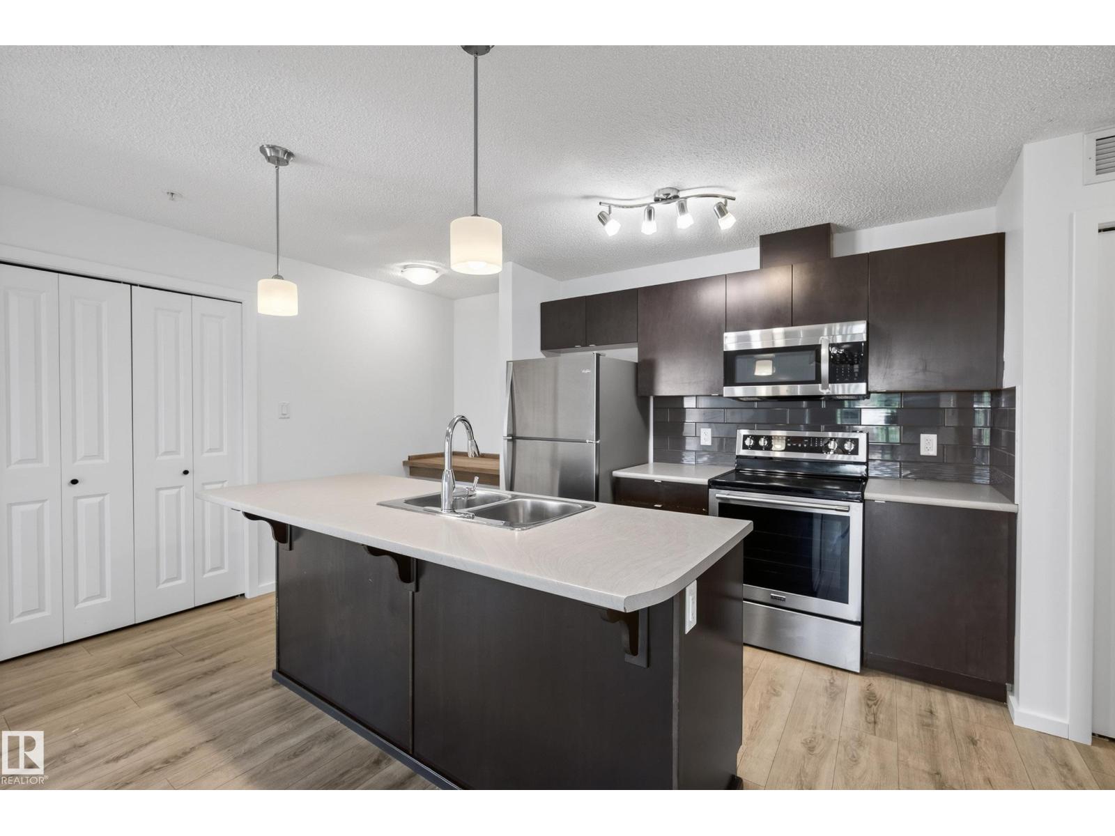 #319 508 Albany WY NW - 1